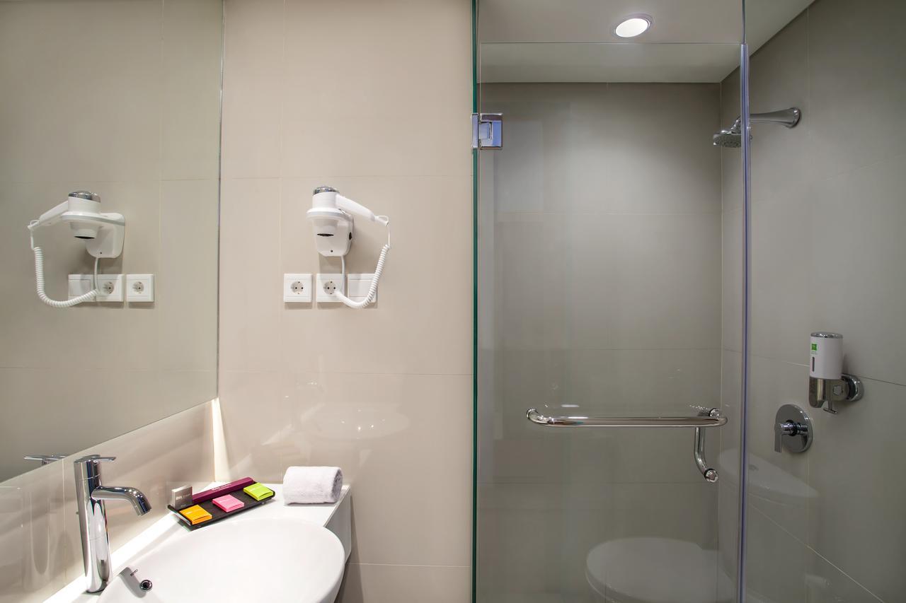 Ibis Styles Cikarang Hotel Bekasi Kültér fotó